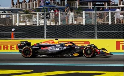 Miami GP'de sprint yarnn kazanan Max Verstappen